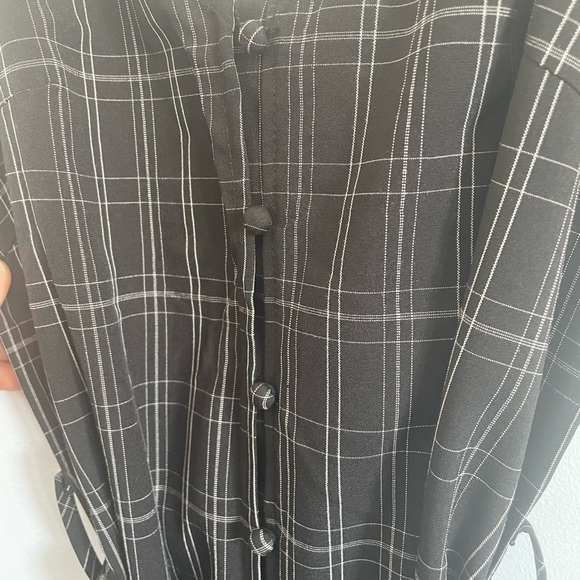 Black & White Romper - Picture 2 of 4